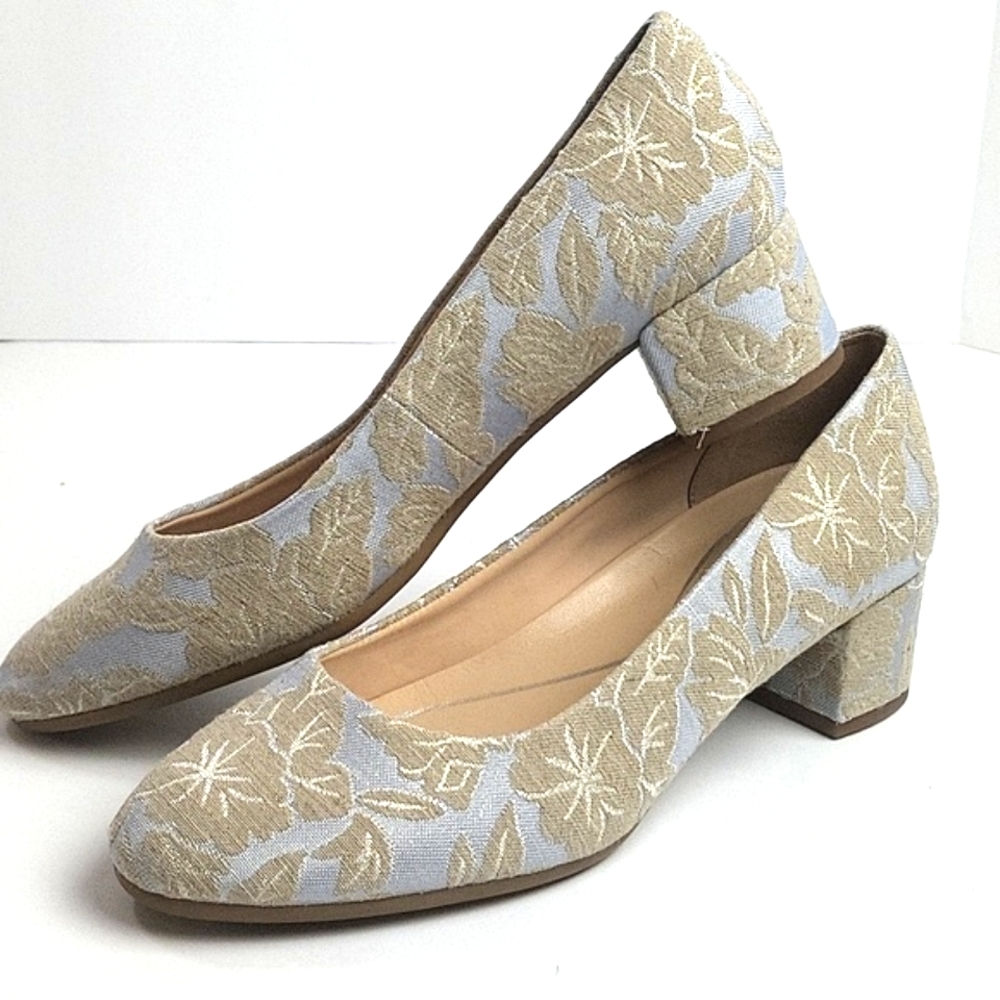 NEW Easy Spirit Ailene Beige & Pale Blue Floral Print Round Toe Block Heel Pump